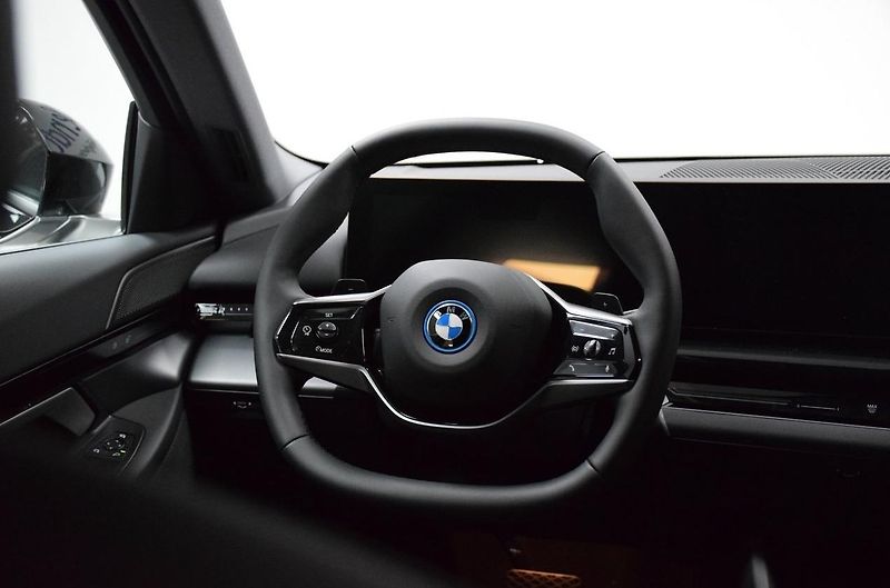 BMW Řada 5 530e xDrive Touring Tažné - fotka 10 z 19