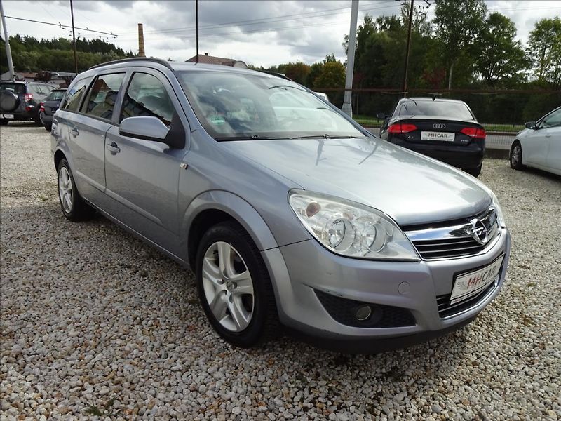 Opel Astra 1,6i 85kW - fotka 9 z 41