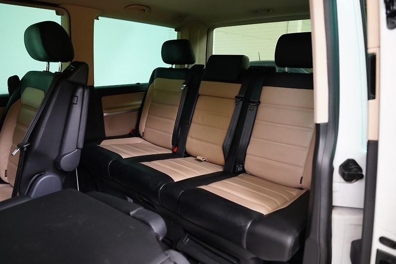 Volkswagen Multivan - fotka 24 z 26