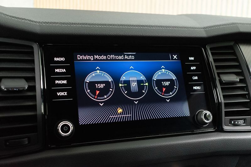 Škoda Kodiaq 2.0 TDI 4x4*SPORTLINE*TAŽNÉ*ČR - fotka 29 z 48