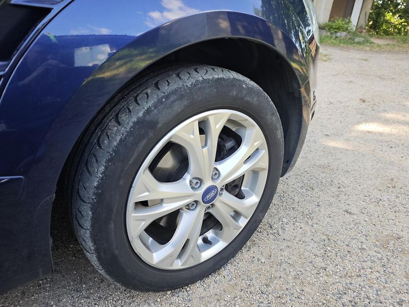 Ford S-MAX (2010) - fotka 6 z 18