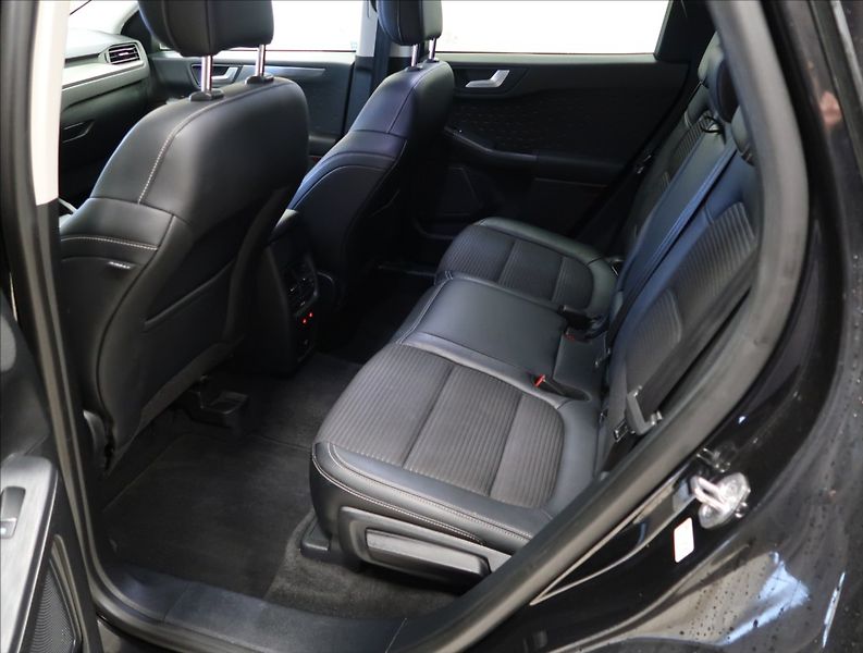Ford Kuga 2,0 TDCI AUT 4x4 ČR 1 MAJITEL - fotka 8 z 26