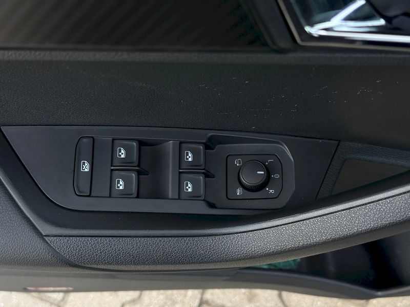 Škoda Karoq (2025) 1.5 TSI 110 kW DSG SportLine - fotka 7 z 27
