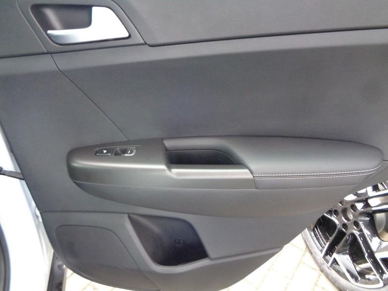Kia Sportage 1.6 T- GDI 130 kW  M6F - fotka 26 z 29