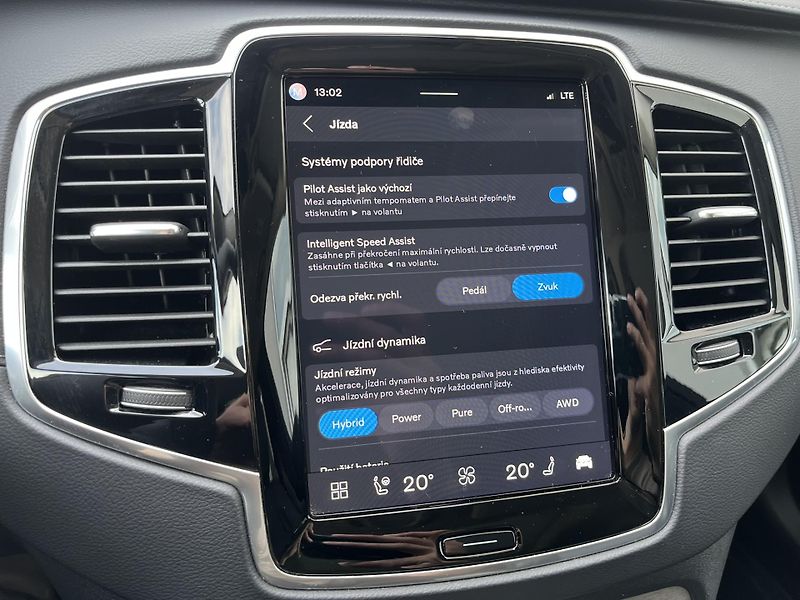 Volvo XC90 T8 AWD ULT B&W VENT VZDUCH 7M* - fotka 45 z 55