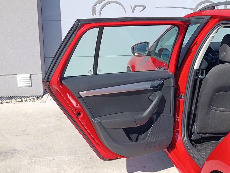 Škoda Octavia 1.6TDI 85kW ČR DPH - fotka 27 z 31