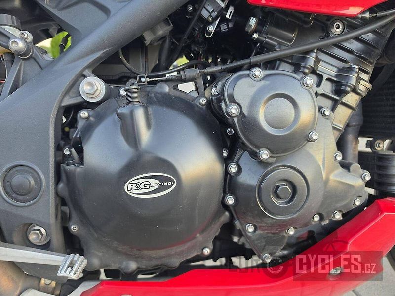 Triumph Speed Triple (2015) - fotka 6 z 19