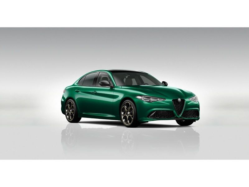 Alfa Romeo Giulia (2026) 2.0T 280k AT8 ZF Q4 4x4 Intens - fotka 1 z 6