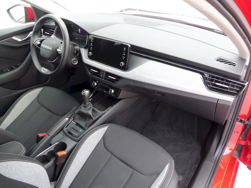 Škoda Scala (2025) Selection 1,0 TSI 85kW - fotka 8 z 28