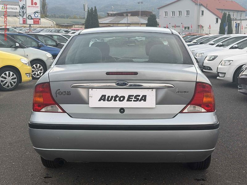 Ford Focus (2003) 1.6 16V, ČR, AC - fotka 5 z 15
