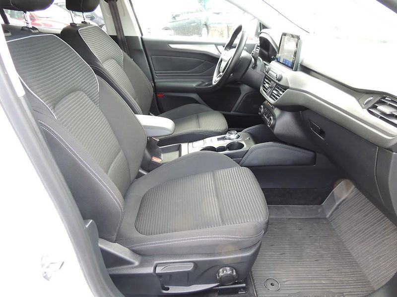 Ford Focus (2022) 1.5TDCi,88kw,Titanium,automat - fotka 42 z 62