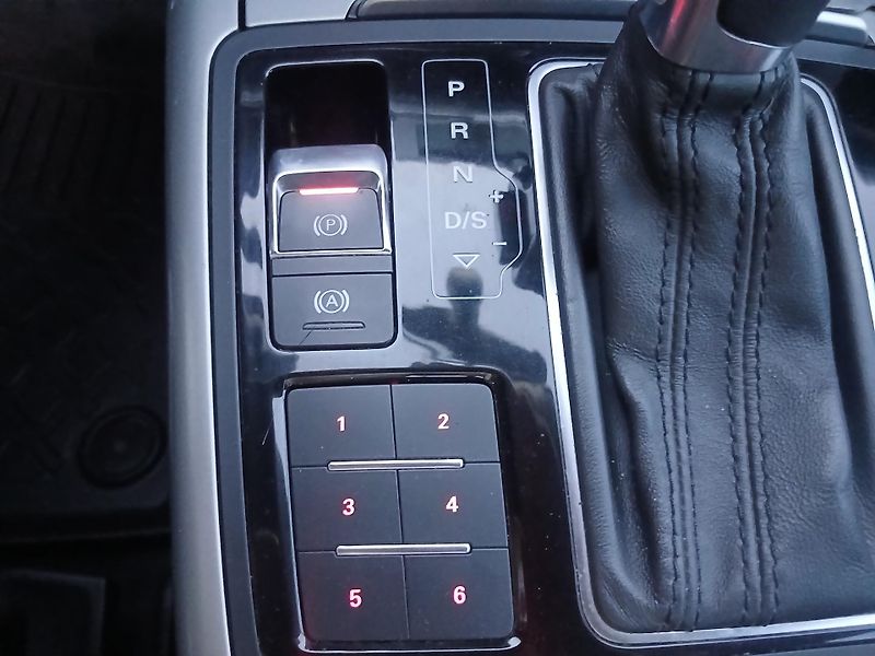 Audi A6 Avant 3.0 TDi - fotka 26 z 37