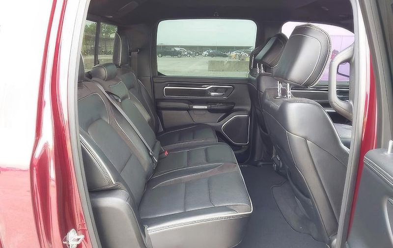 Dodge RAM (2020) Auto na cestě - fotka 8 z 17