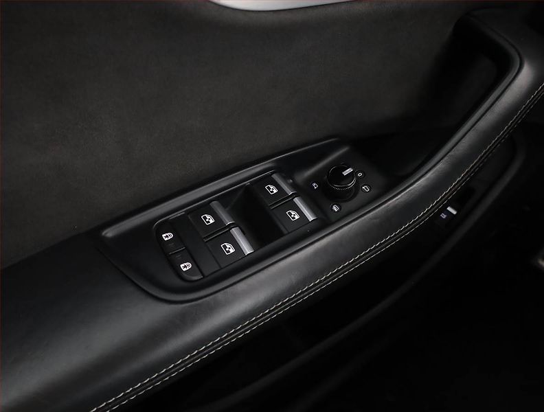 Audi Q8 (2021) 50 TDI - fotka 16 z 19