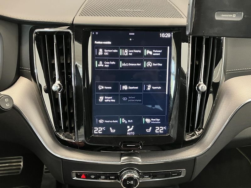 Volvo XC60 T6 AWD R-Design POLESTAR AT8 - fotka 35 z 57