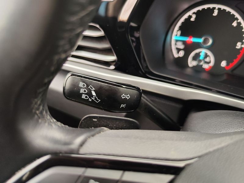 Ford Tourneo Connect 2.0 EcoBlue/90kW Active AT - fotka 29 z 33