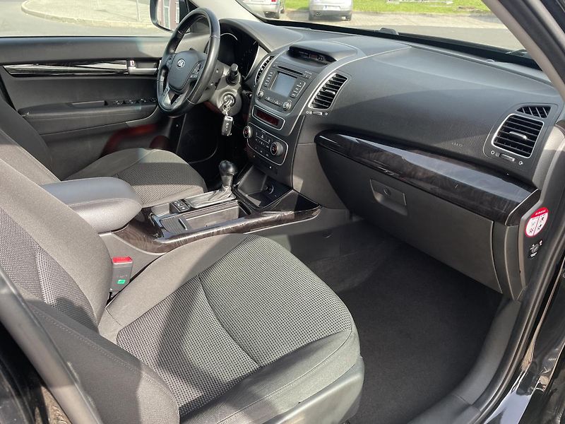 Kia Sorento 2,2 CRDi/145kW 4x4 - Automat - fotka 42 z 64