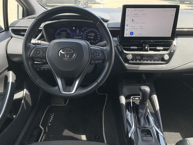 Toyota Corolla TS STYLE 1.8 HEV 103kW e-CVT - fotka 16 z 32