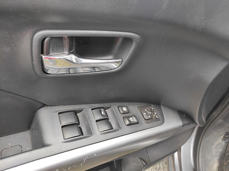 Mitsubishi Outlander 2.2 D 7místný - fotka 10 z 23