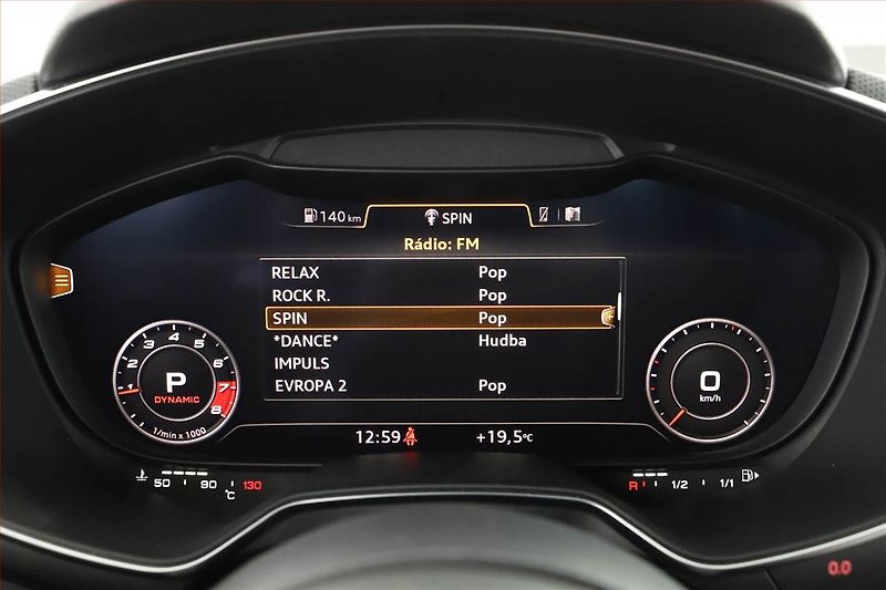 Audi TTS (2015) 2.0 TFSI - fotka 16 z 29