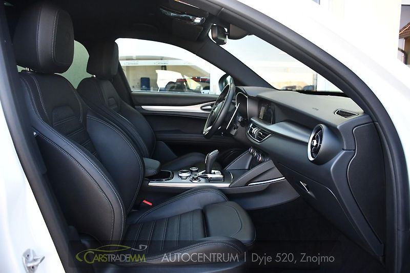 Alfa Romeo Stelvio 2.2D 16V 154kW Veloce AT8-Q4 - fotka 16 z 51