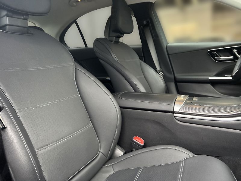 Mercedes-Benz Třídy C 300e 4MATIC EQ - fotka 16 z 18