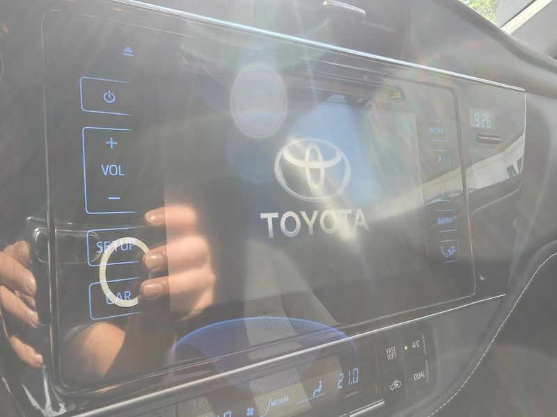 Toyota Corolla 1.6-AUTOMAT-NAVI-KAMERA - fotka 20 z 26