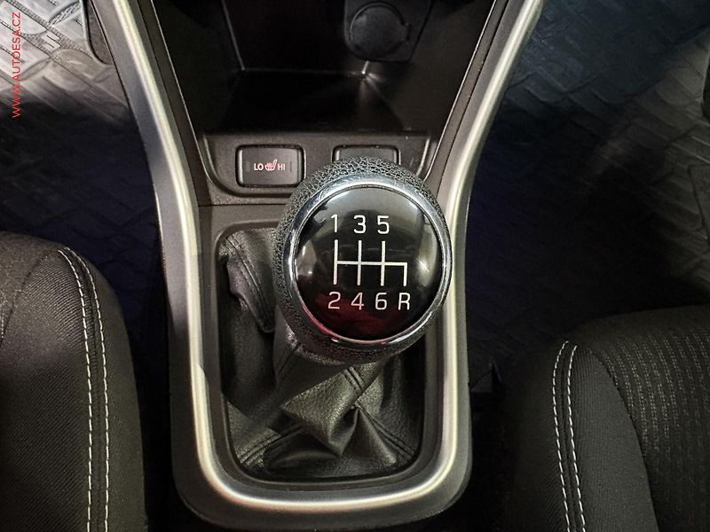 Suzuki S-Cross (2017) 1.4BJet, 1.maj,ČR, Comfort - fotka 16 z 17