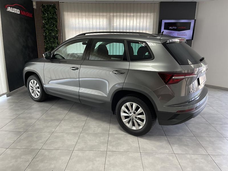 Škoda Karoq 1.5 TSi ČR 1.MAJ 6M REZERVACE  - fotka 8 z 31