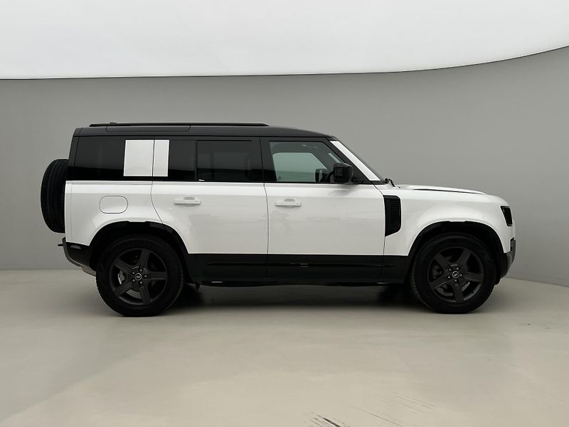 Land Rover Defender 110 D250 X-DYNAMIC SE 1. maj.  - fotka 9 z 47