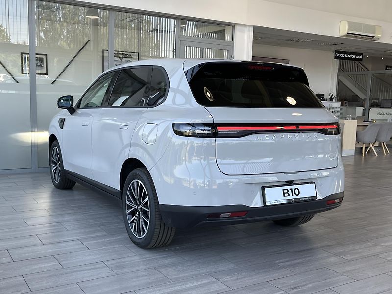 Leapmotor B10 (2026) Design HYBRID EV - fotka 6 z 16