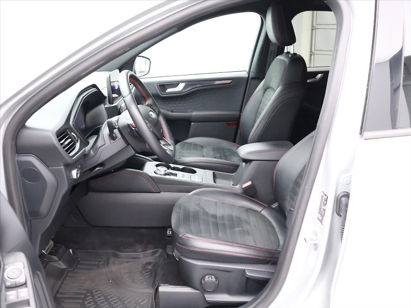 Ford Kuga 2,0 TDCi 140kW AWD ST Line X - fotka 12 z 35