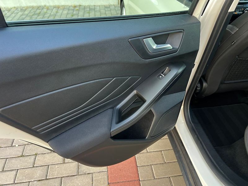 Ford Focus (2021) 1.5TDCi TITANIUM  88kW - fotka 15 z 49