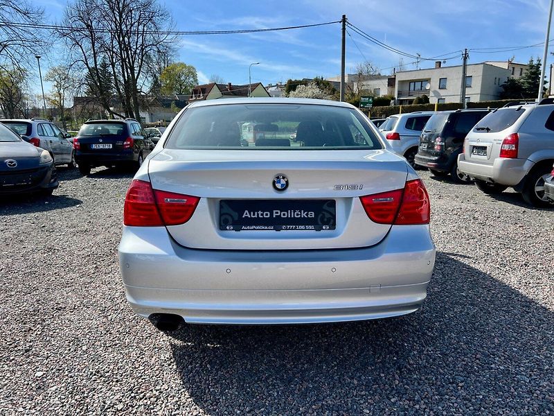BMW Řada 3 (2009) 318i 105 kW Stav,Servis - fotka 6 z 19