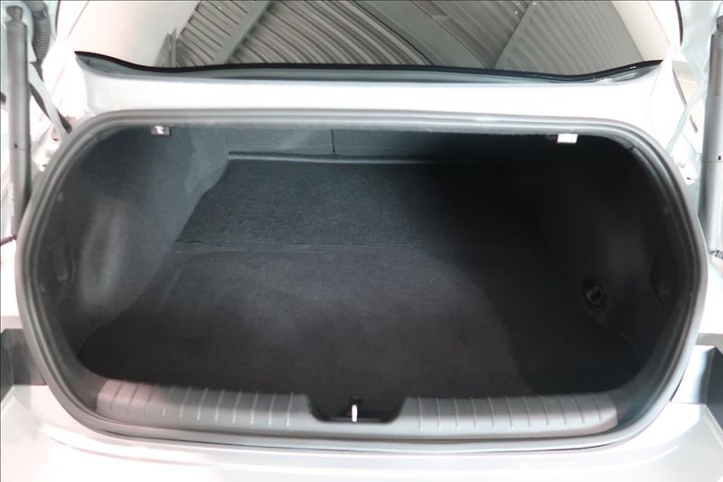 Hyundai Ioniq 6 0,0 POWER 77 kWh 239kW Style - fotka 13 z 21