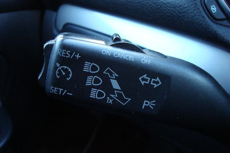 Volkswagen Golf (2011) VI.1.6TDi,ČR,S.kn1.MajSTK 8/27 - fotka 64 z 67