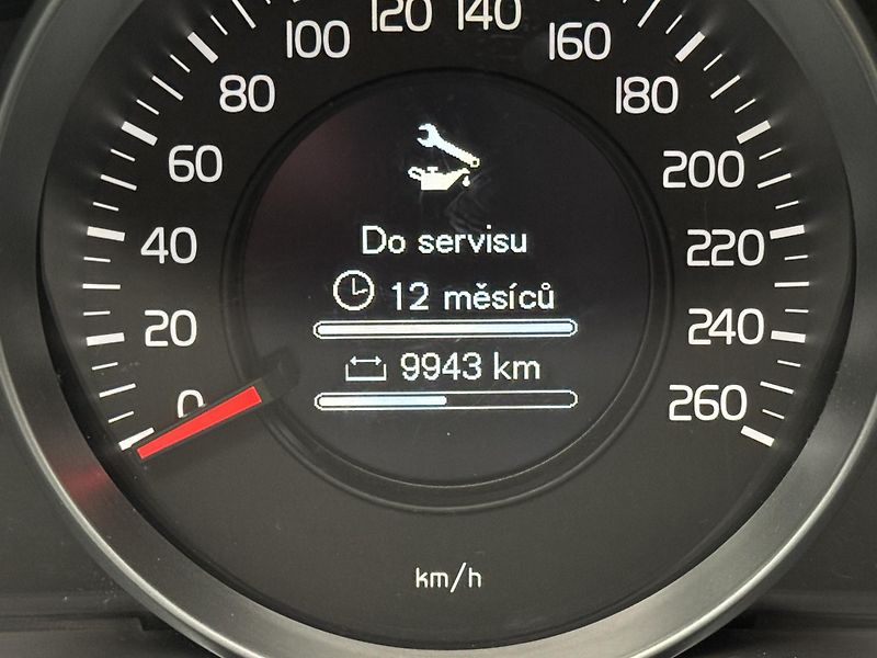Volvo V40 D2 MOMENTUM CZ - fotka 38 z 39