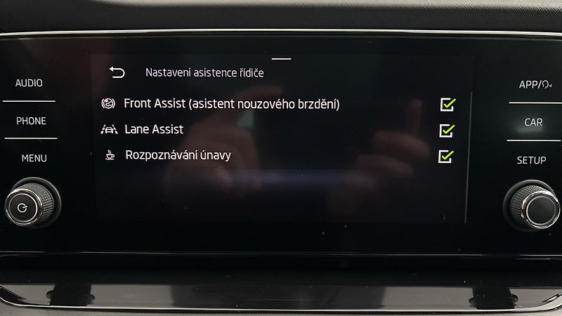 Škoda Octavia 2.0 TDI Ambition Combi - fotka 23 z 24