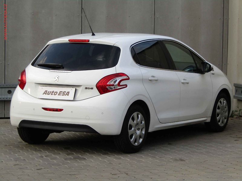 Peugeot 208 (2013) 1.2PT, ČR, AC, park.čidla - fotka 4 z 16