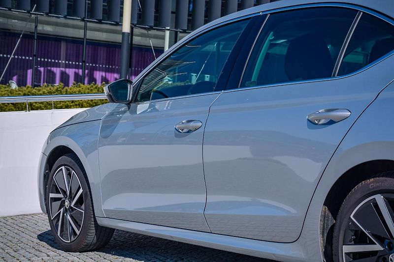 Škoda Octavia Style Plus Navigace 18 kola ČR - fotka 55 z 76
