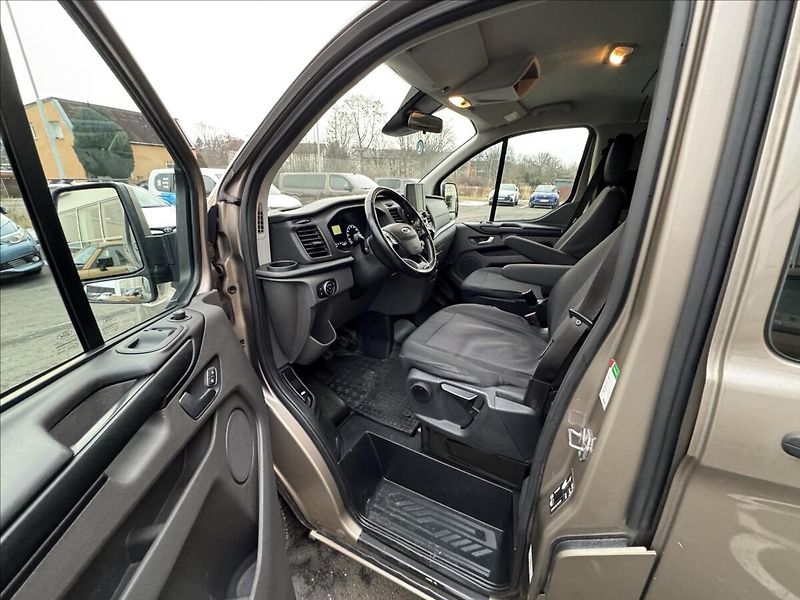 Ford Transit Custom 2,0 TITANIUM L1 - fotka 9 z 19