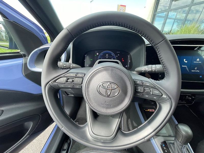Toyota Aygo 1.5 Hybrid automat Style Smart - fotka 19 z 27