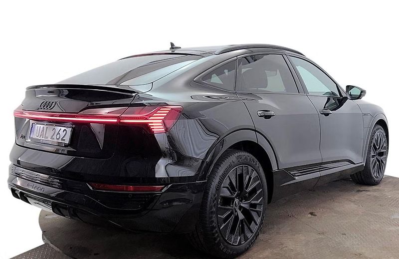 Audi Q8 e-tron 55 Sportback Q 360 Matrix Pano - fotka 5 z 36