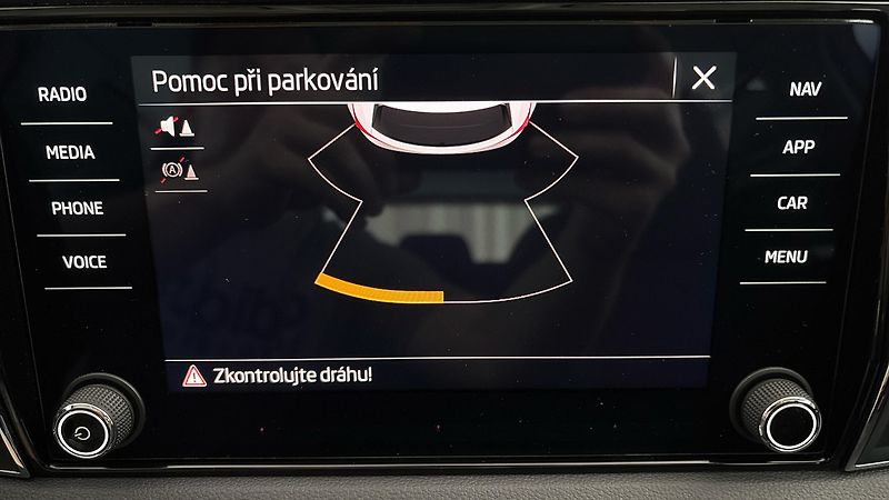 Škoda Karoq 2.0 TDI Ambition - fotka 12 z 25