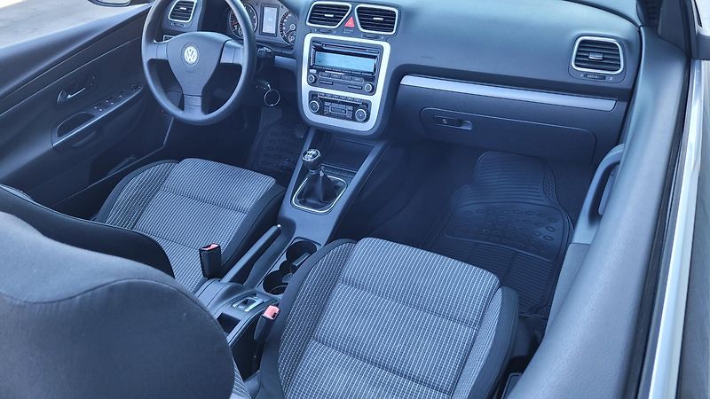Volkswagen EOS (2010) 1,4 TSI 90KW - fotka 16 z 21