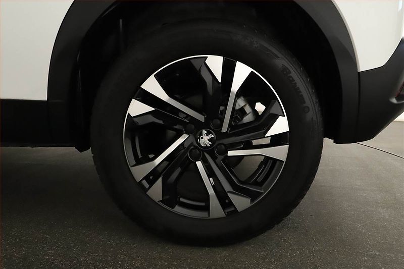Peugeot 2008 (2021) 1.2 PureTech, Tempomat - fotka 14 z 14