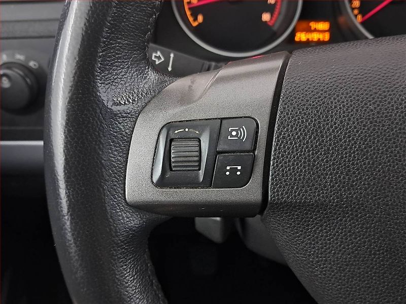 Opel Zafira (2006) 1.8, po STK, slušný stav - fotka 15 z 16