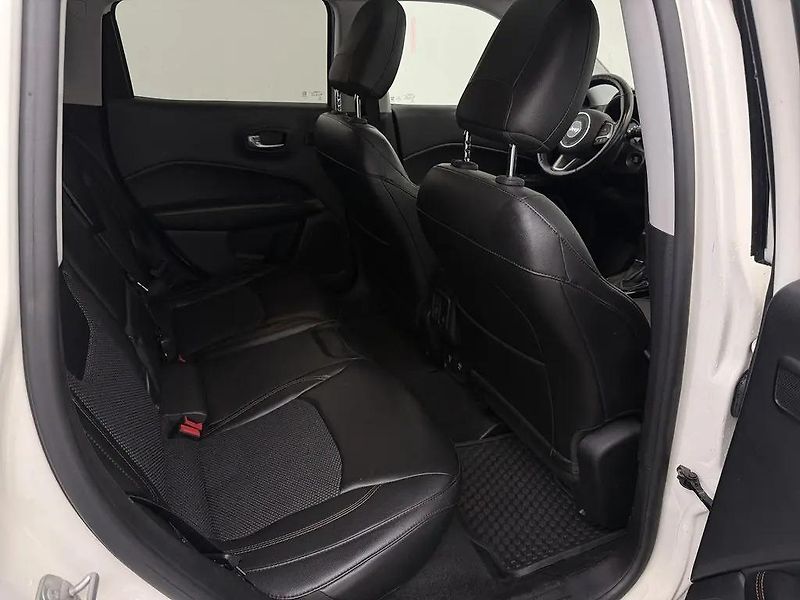 Jeep Compass 1.4T 125kW Aut. 4x4 Limited TZ - fotka 12 z 17