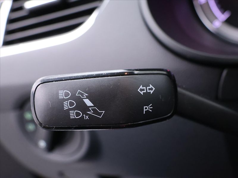 Škoda Octavia 1,8 TSI 132kW DSG Style LED - fotka 20 z 37