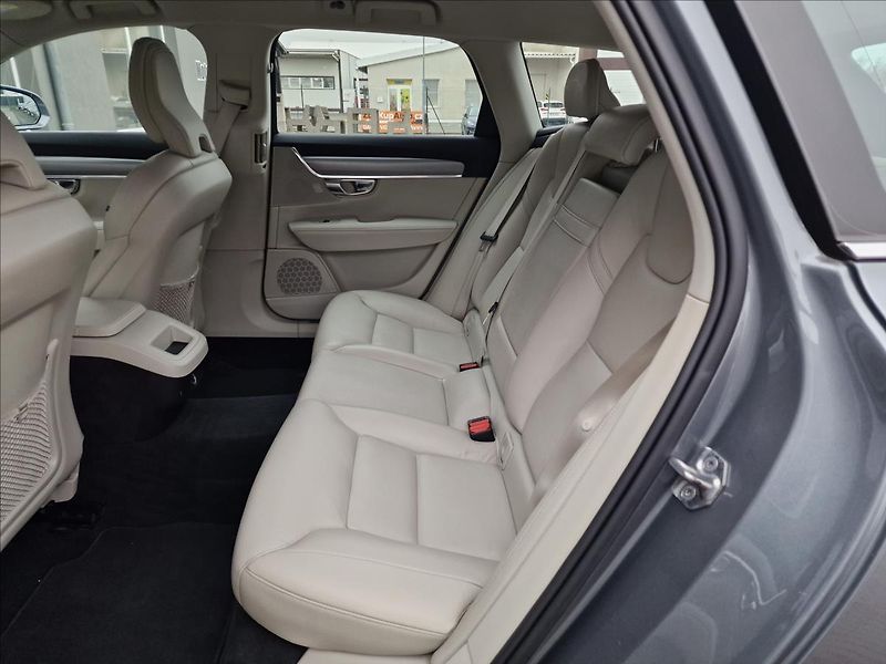 Volvo V90 2.0 D4 Momentum Pro,ČR,1.Maj. - fotka 17 z 50